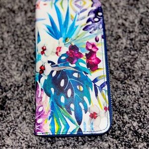Tropical Design Accordion Wallet Never Used
